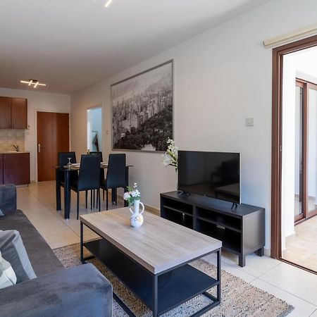 Mia 1-Bedroom Apartment In Λάρνακα Εξωτερικό φωτογραφία